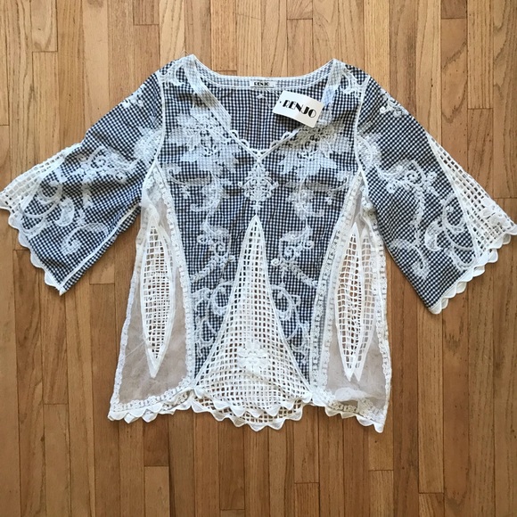 Tops - NWT Women’s Top Size Large
